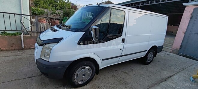 Ford Transit-2