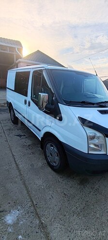 Ford Transit-7