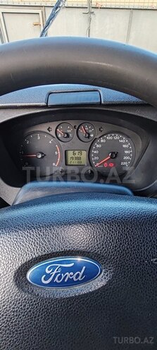 Ford Transit-11