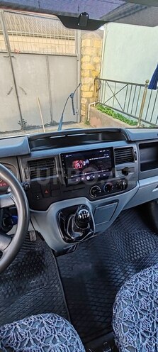 Ford Transit-10