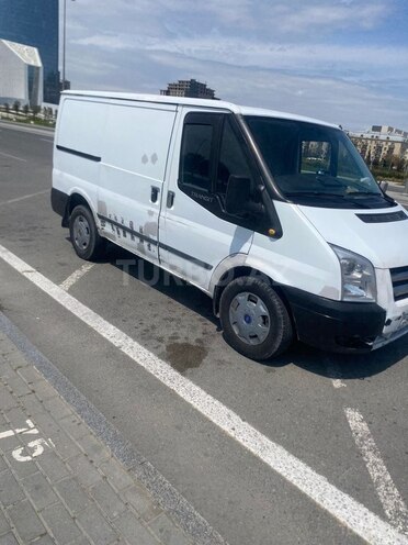 Ford Transit-3