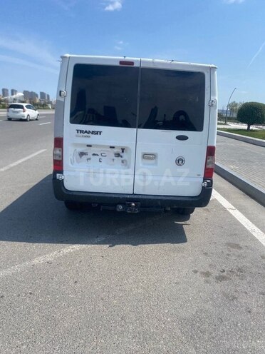 Ford Transit-4