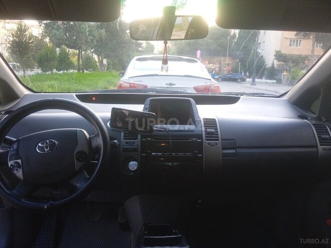 Toyota Prius-7