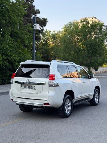 Toyota Land Cruiser Prado-11