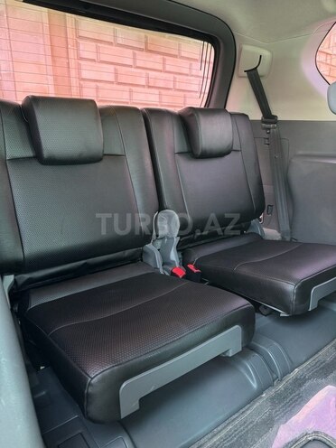Toyota Land Cruiser Prado-16