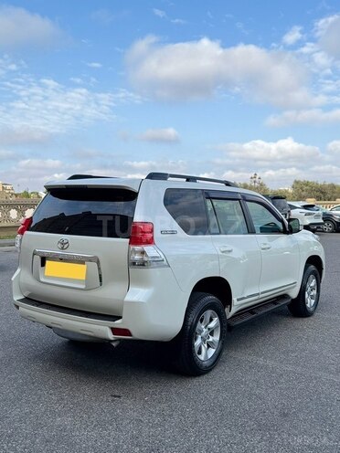 Toyota Land Cruiser Prado-11