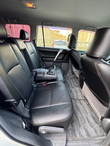 Toyota Land Cruiser Prado-14