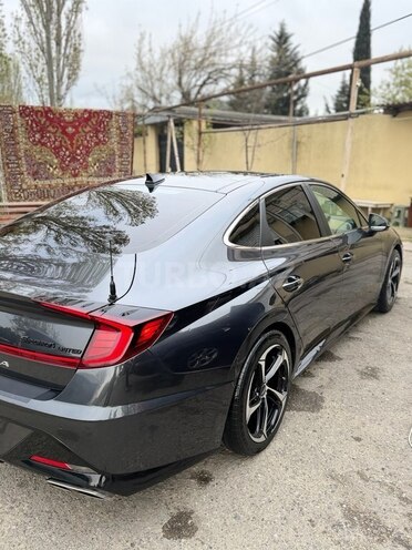 Hyundai Sonata-12