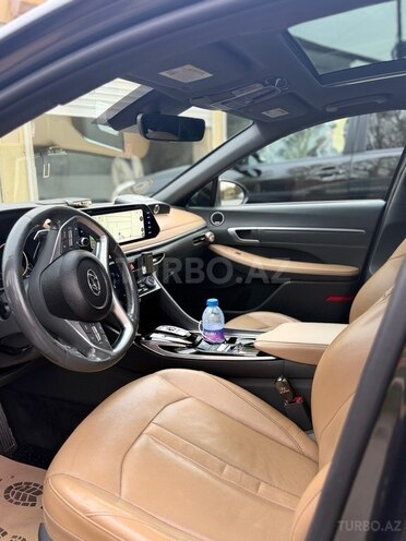 Hyundai Sonata-16