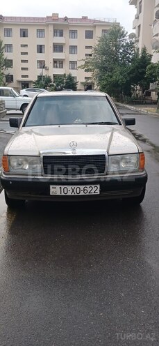 Mercedes 190-1