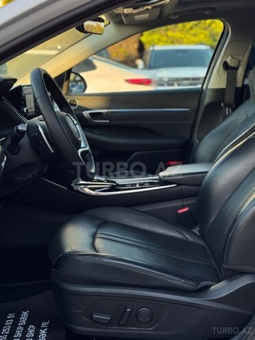 Hyundai Sonata-23