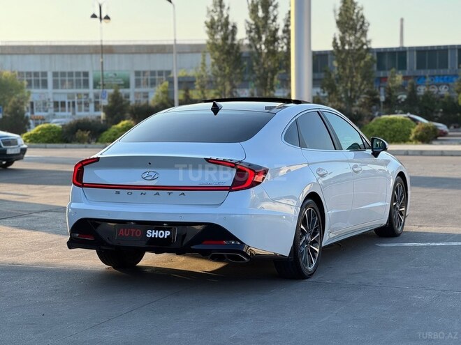 Hyundai Sonata-4