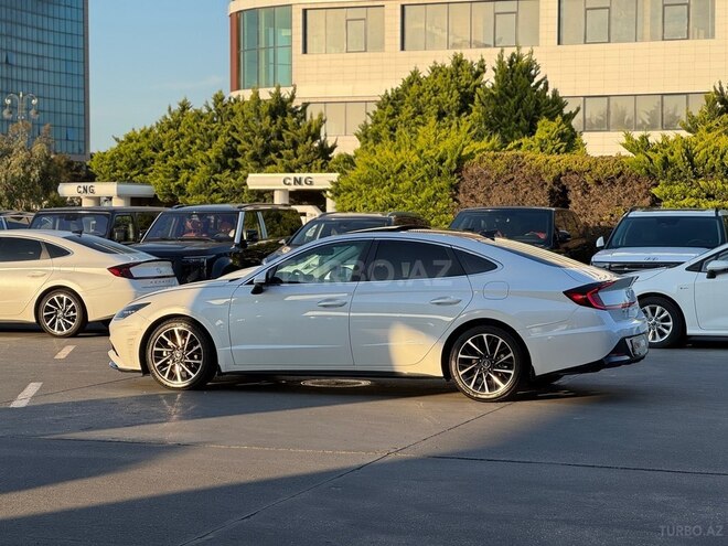 Hyundai Sonata-12