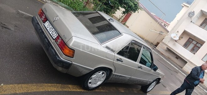 Mercedes 190-11