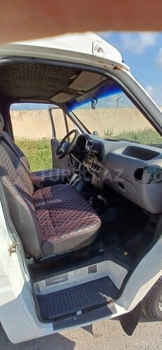 Ford Transit-12