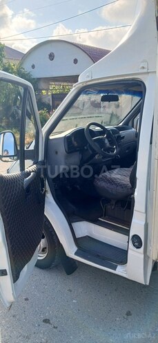 Ford Transit-9