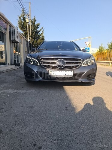 Mercedes E 220-1