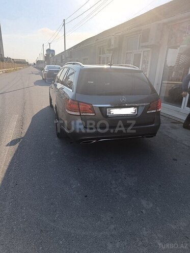 Mercedes E 220-2