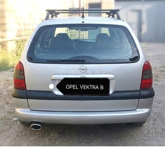 Opel Vectra-4