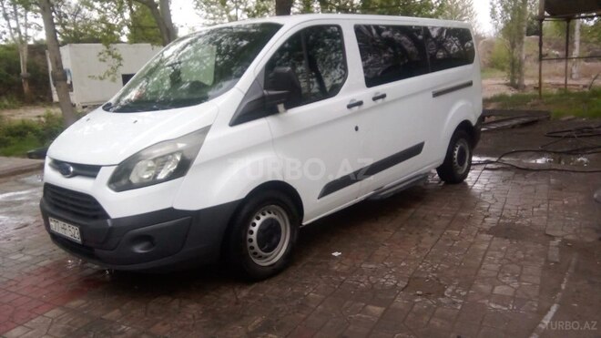 Ford Tourneo Custom-3