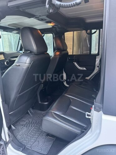 Jeep Wrangler-11