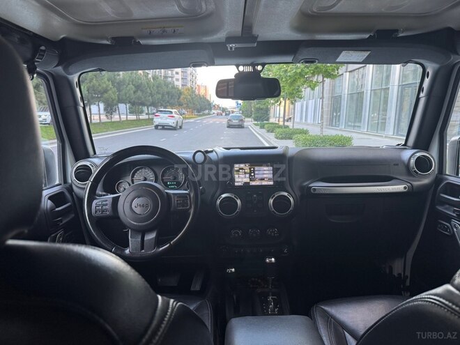 Jeep Wrangler-12
