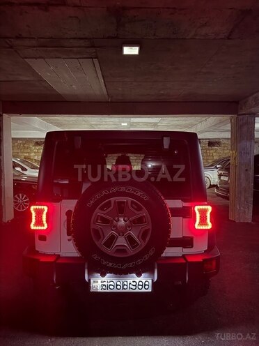 Jeep Wrangler-13