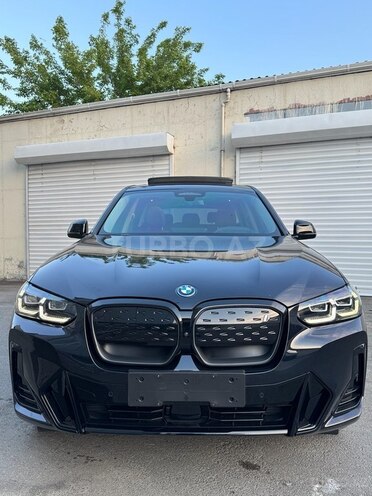 BMW iX3-3
