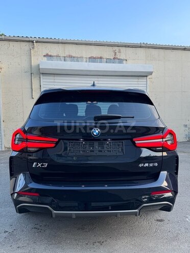 BMW iX3-15