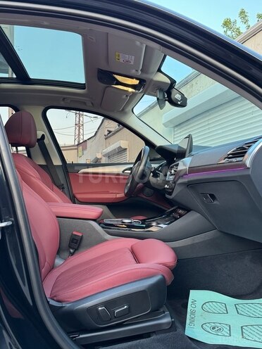 BMW iX3-11