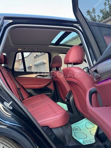 BMW iX3-10