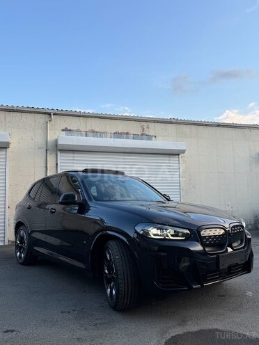 BMW iX3-2