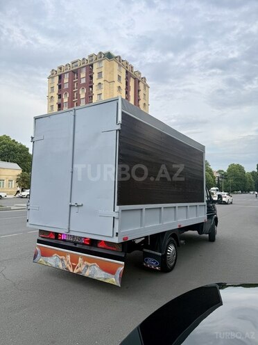 Ford Transit-8