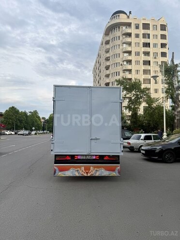 Ford Transit-7