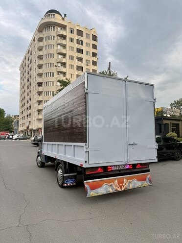 Ford Transit-4