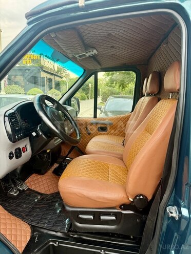 Ford Transit-16