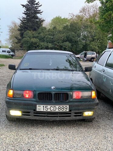 BMW 318-2