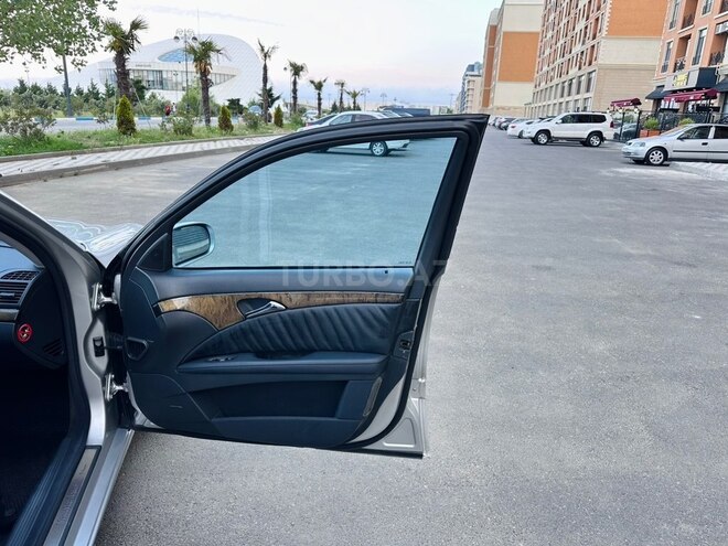Mercedes E 320-6