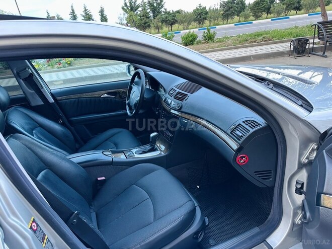 Mercedes E 320-7