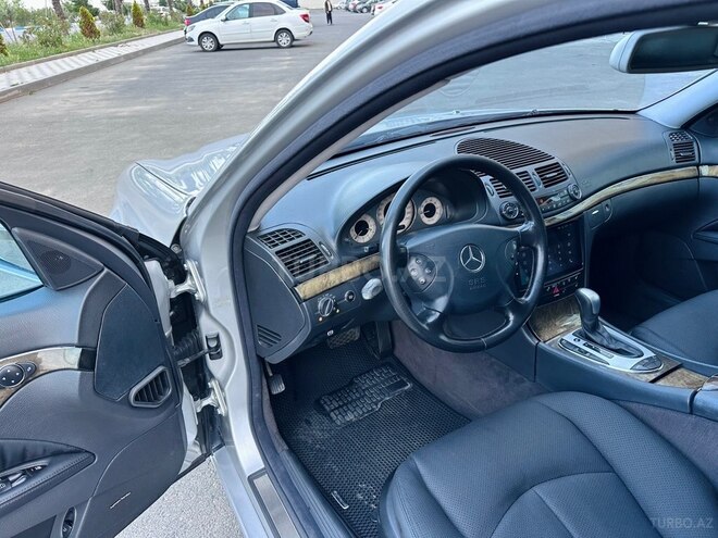 Mercedes E 320-12