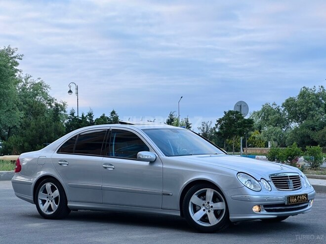 Mercedes E 320-21