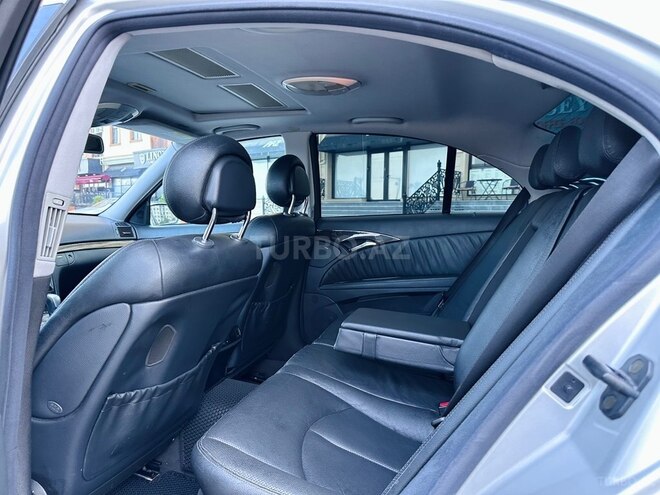Mercedes E 320-13