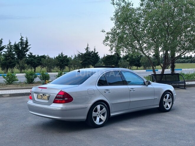 Mercedes E 320-31
