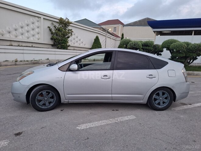 Toyota Prius-2
