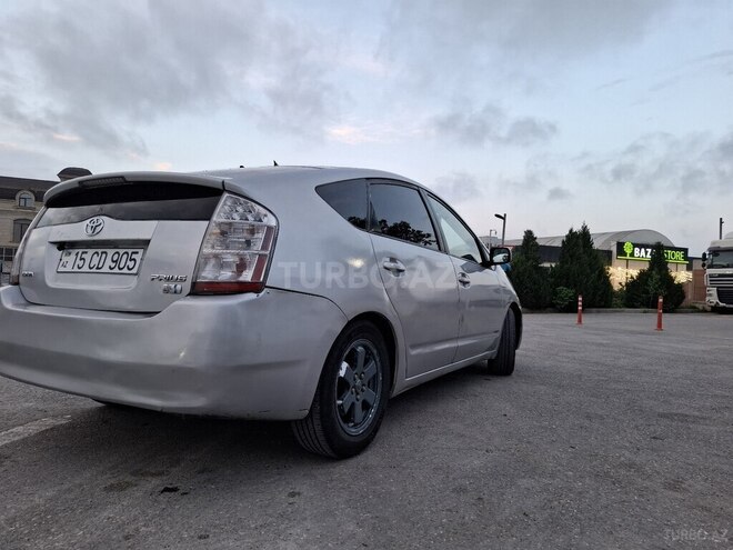 Toyota Prius-4