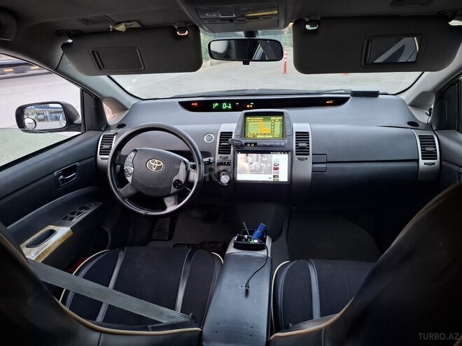 Toyota Prius-7