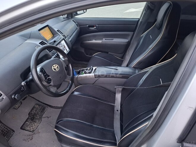 Toyota Prius-10