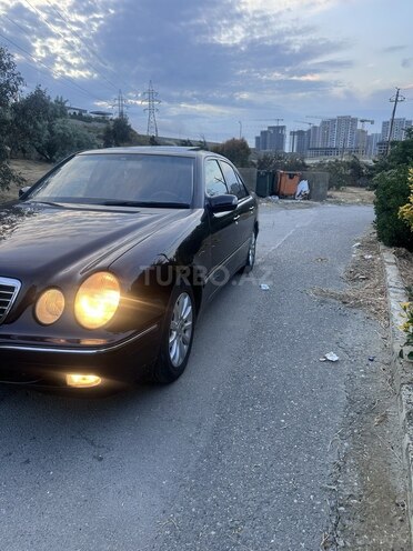 Mercedes E 200-6