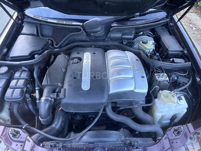 Mercedes E 200-8