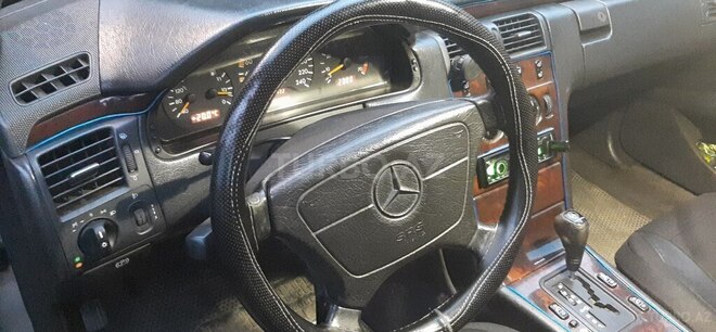 Mercedes E 230 1996, 407,000 km - 2.3 l - Lənkəran